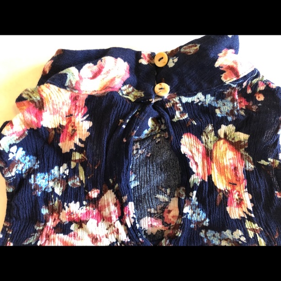 Women’s Dress - Picture 3 of 5